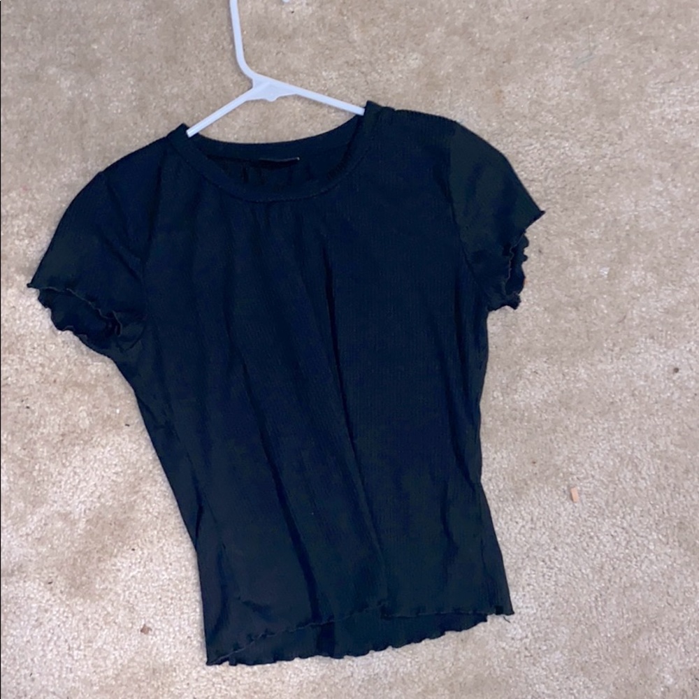 Lettuce trim black shirt💫